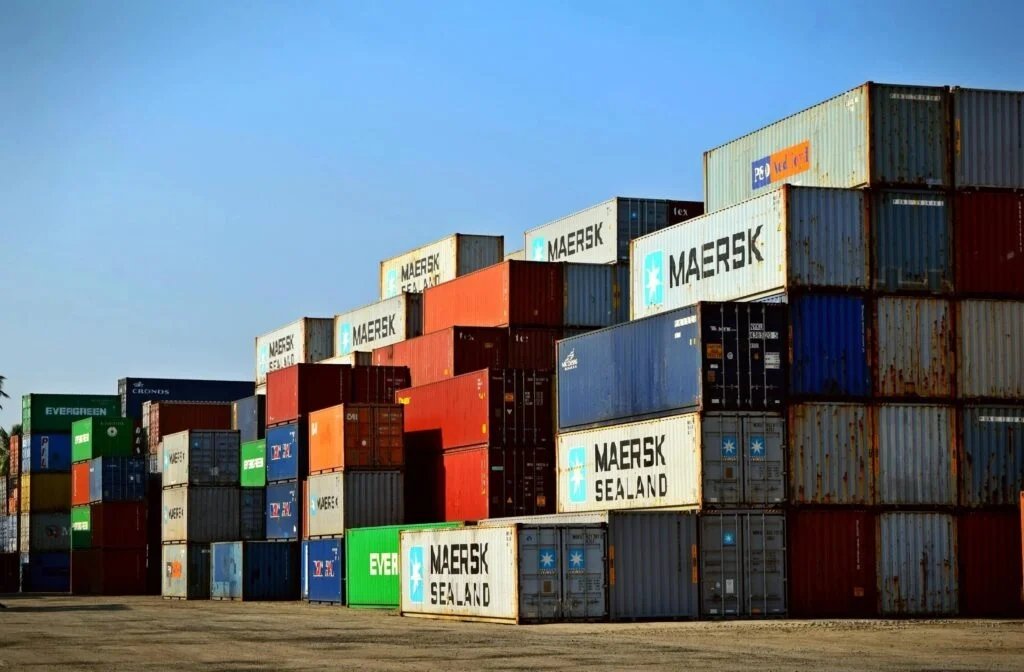 How to check the qualification and reputation of customs clearance service providers